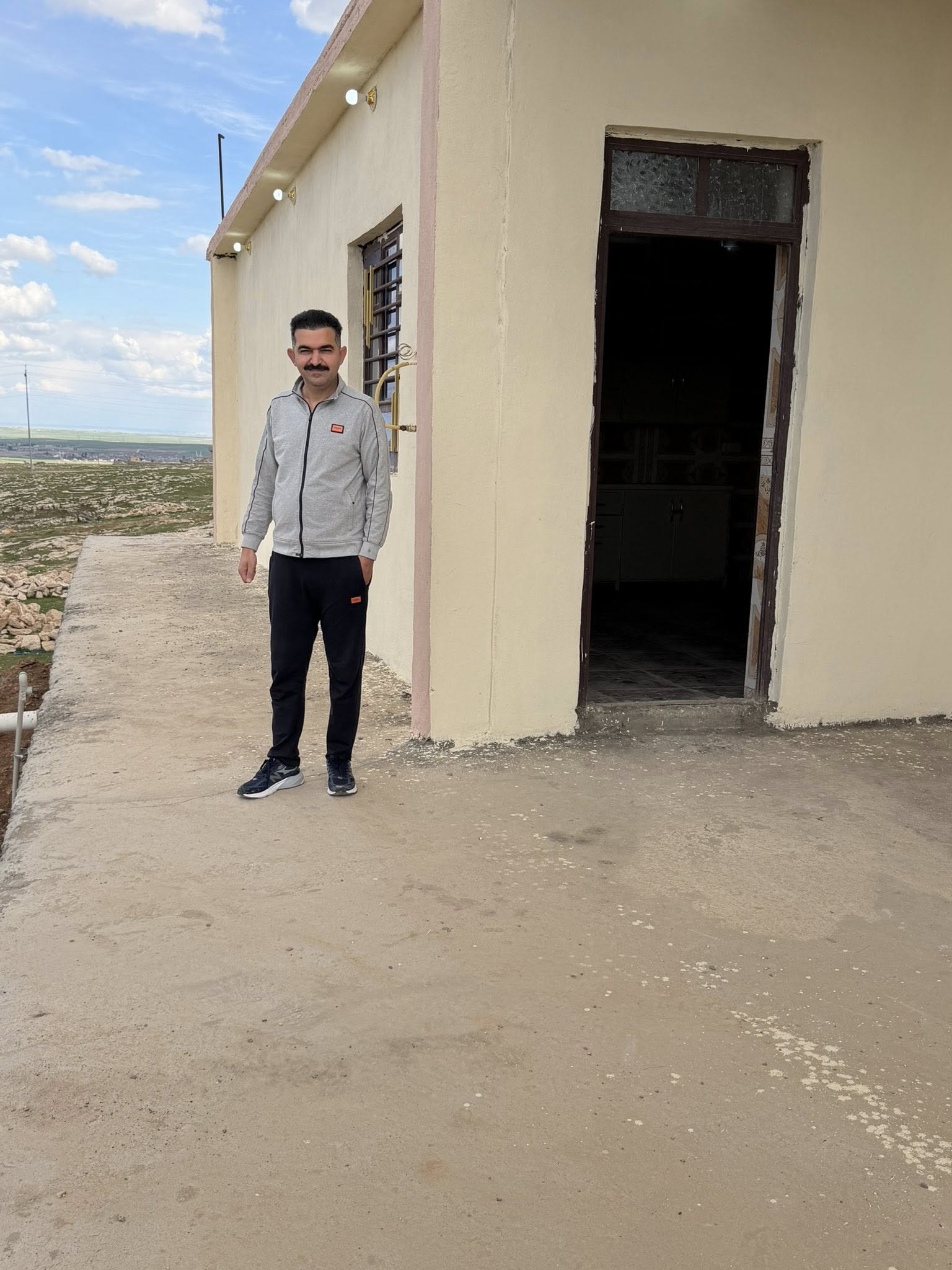 بيت لعائلة خمسة ايتام